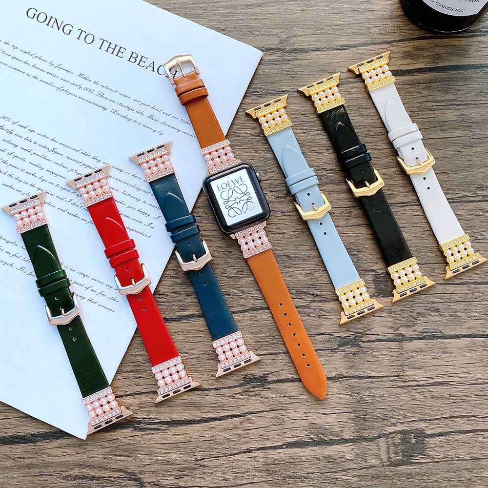 For Apple Watch Ultra 2 49mm Series 9 45mm SE (2023) 44mm Ultra 49mm Series 8 45mm 7 45mm 6 5 4 SE 44mm SE (2022) 44mm 3 2 1 42mm Pearl Rhinestone Decor Watch Band Genuine Leather Wrist Strap For Apple Watch Ultra 2 49mm Series 9 45mm SE (2023) 44mm Ultra 49mm Series 8 45mm 7 45mm 6 5 4 SE 44mm SE (2022) 44mm 3 2 1 42mm Pearl Rhinestone Decor Watch Band Genuine Leather Wrist Strap